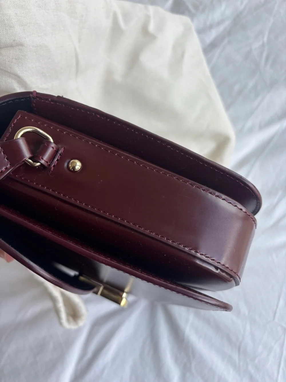 SOLD Like New Sézane Milo Classic Bag in Glossy Burgundy - Picture 7 of 14